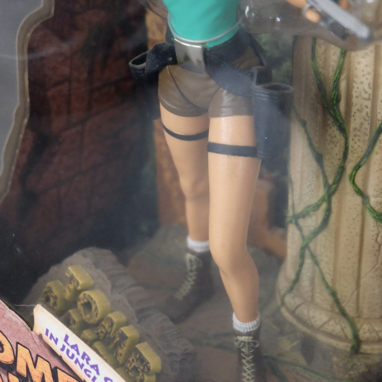 Tomb Raider Starring Lara Croft in Jungle Outfit Nuova. Sony