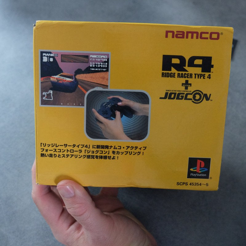 Ridge Racer Type 4 + Jogcon Bundle Nuovo Sony