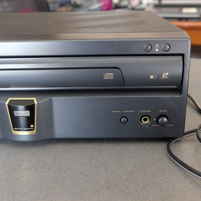 Pioneer Compatible Laserdisc Laseractive Player CLD-A100