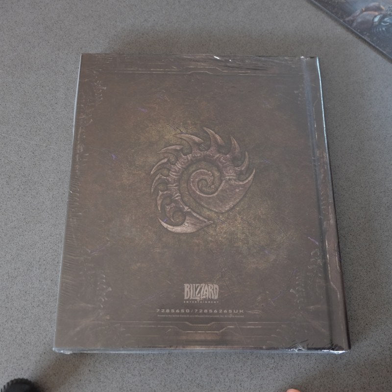 Starcraft 2 Heart of The Swarm Collector’s Edition