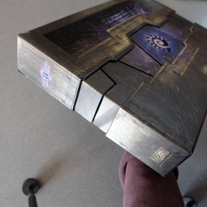 Starcraft 2 Heart of The Swarm Collector’s Edition