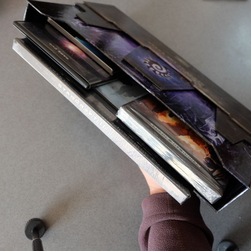 Starcraft 2 Heart of The Swarm Collector’s Edition