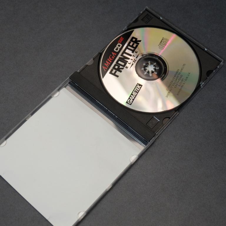 Frontier: Elite 2 Amiga Cd32 - Retrogaming Shop