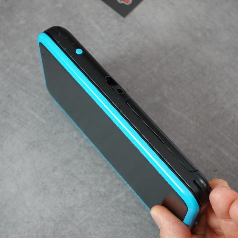 Neue Nintendo 2DS XL Pokéball Edition
