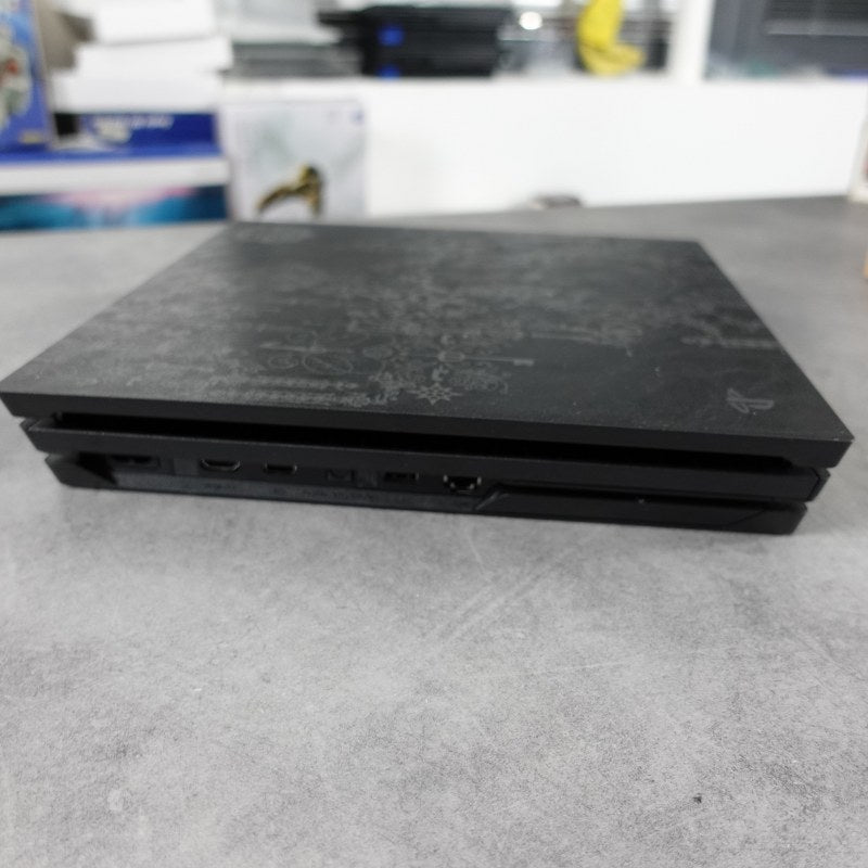 Playstation 4 Pro 1 TB Kingdom Hearts 3 Limited Edition