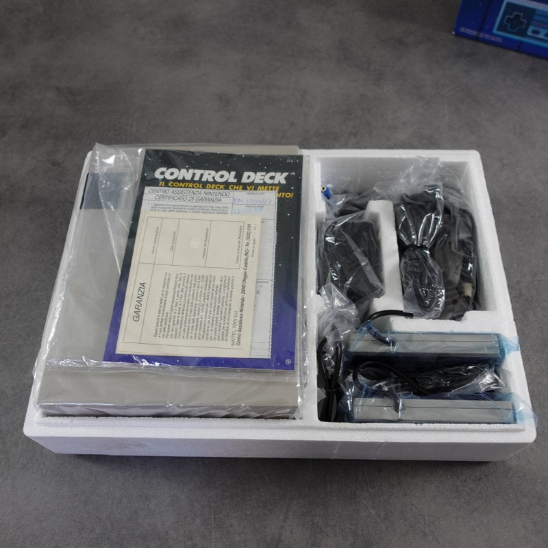 Nes Control Deck + Super Mario Bank