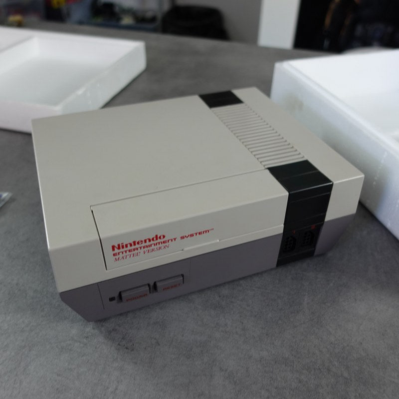 Nes Control Deck + Super Mario Bank