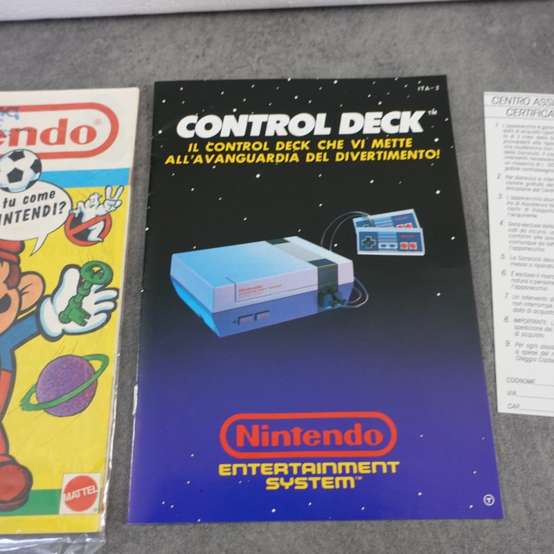 Nes Control Deck + Super Mario Bank