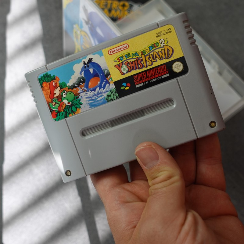 Super Mario World 2 Yoshi's Island + Box Custom
