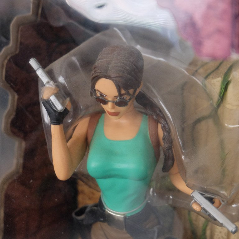 Tomb Raider Starring Lara Croft in Jungle Outfit Nuova. Sony