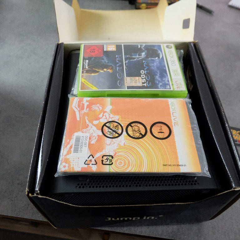 Xbox 360 Elite Halo 3 ODST + Halo 3 + Halo Reach