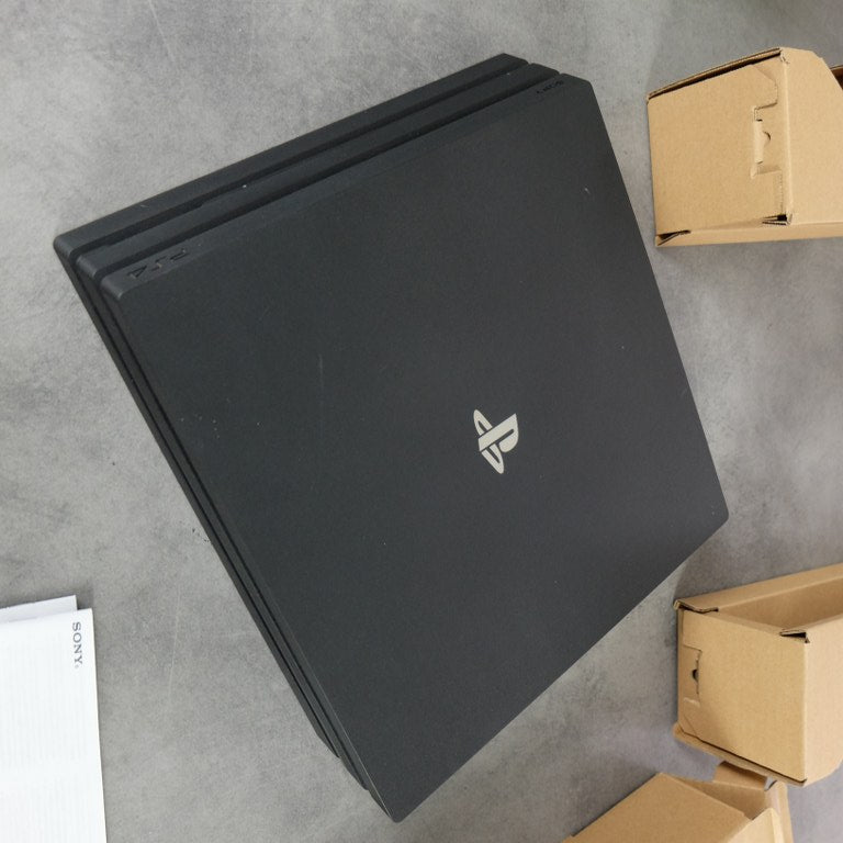 Vendita Playstation 4 Pro 1 TB - Retrogaming Shop