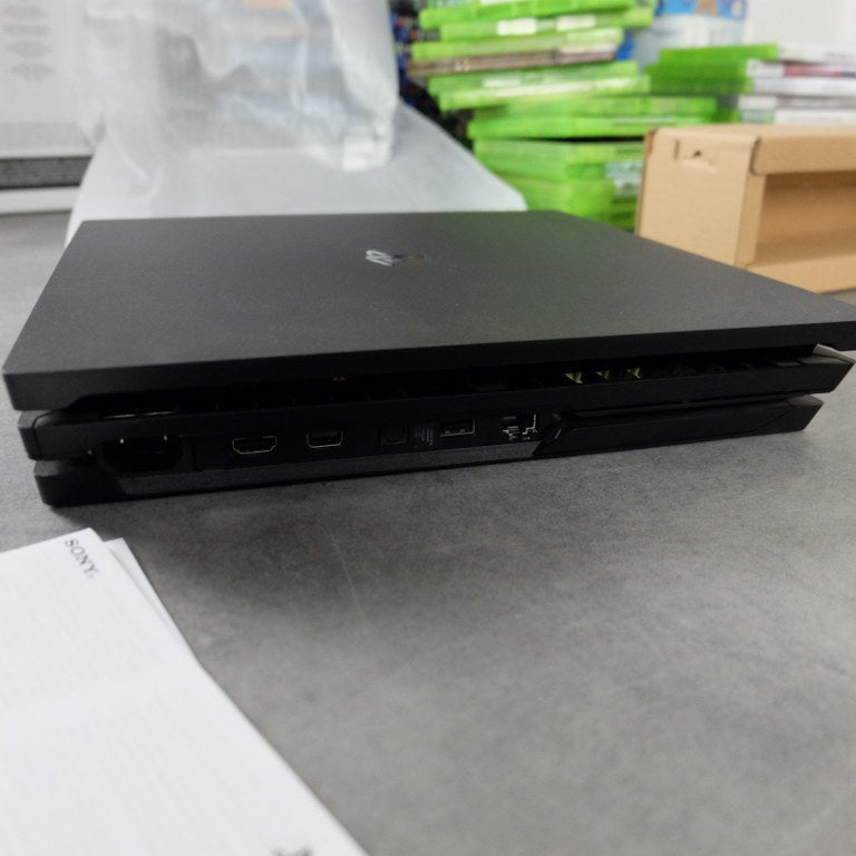 Vendita Playstation 4 Pro 1 TB - Retrogaming Shop