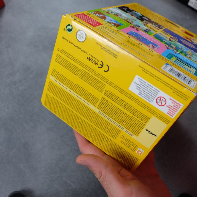 Vendita Super Mario Maker + Artbook + Amiibo Nuovo - Retrogaming Shop