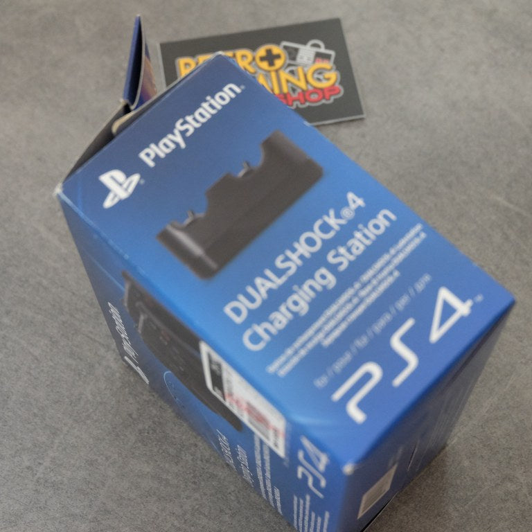Vendita Dualshock 4 Charging Station Nuovo - Retrogaming Shop