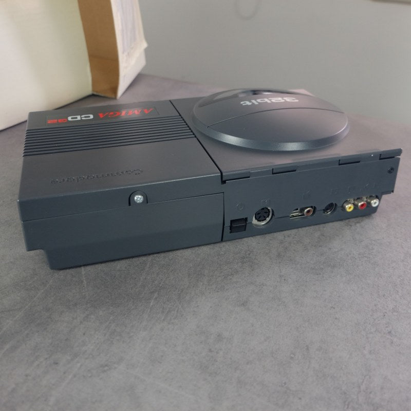Vendita Commodore Amiga Cd 32 - Retrogaming Shop