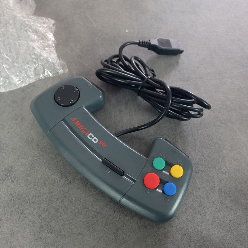 Vendita Commodore Amiga Cd 32 - Retrogaming Shop
