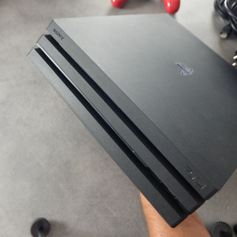 Vendita Playstation 4 Pro 1 TB - Retrogaming Shop