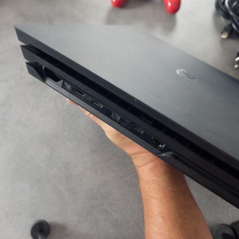 Vendita Playstation 4 Pro 1 TB - Retrogaming Shop