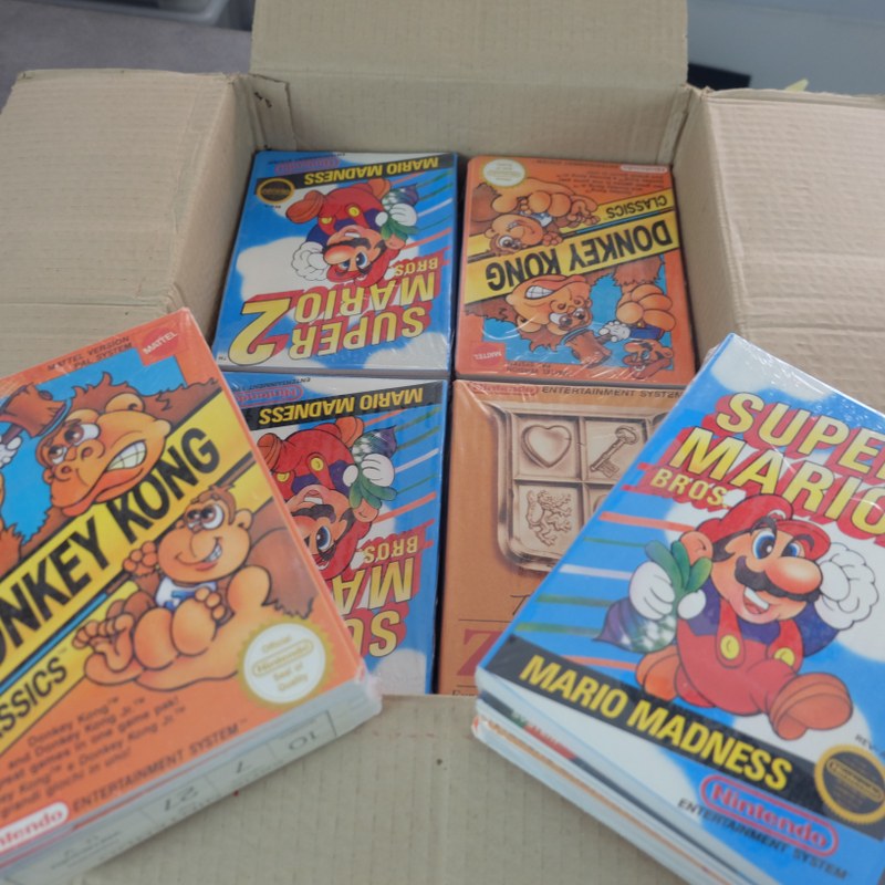 Vendita Set Quaderni Nintendo + Shipping Box Mattel - Retrogaming Shop