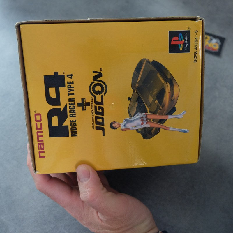 Ridge Racer Type 4 + Jogcon Bundle Nuovo Sony