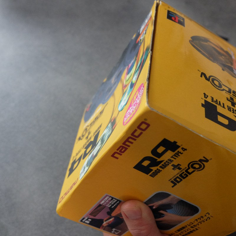 Ridge Racer Type 4 + Jogcon Bundle Nuovo Sony