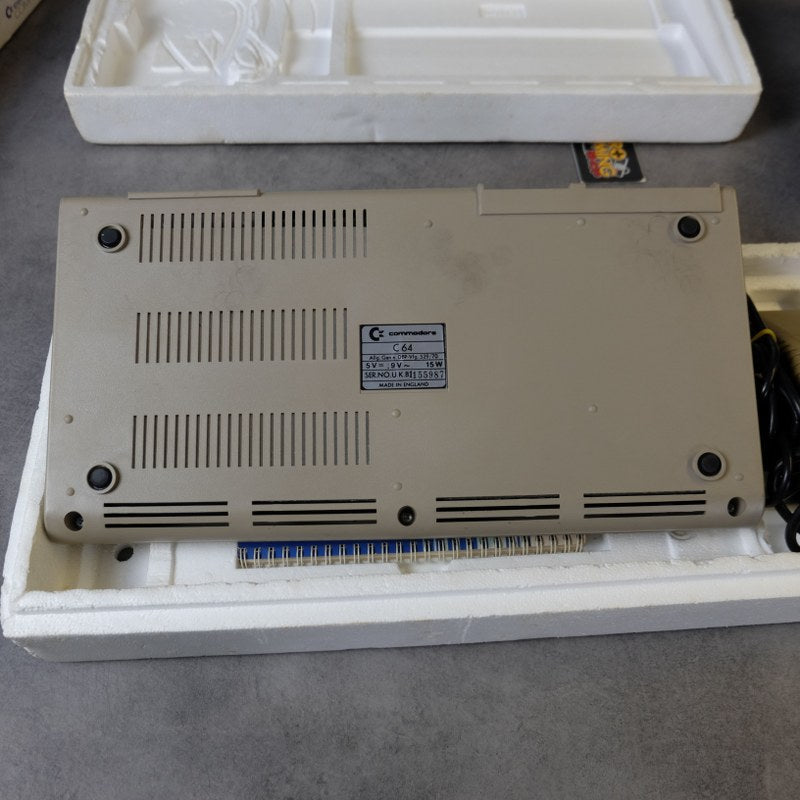 Vendita Commodore 64 - Retrogaming Shop