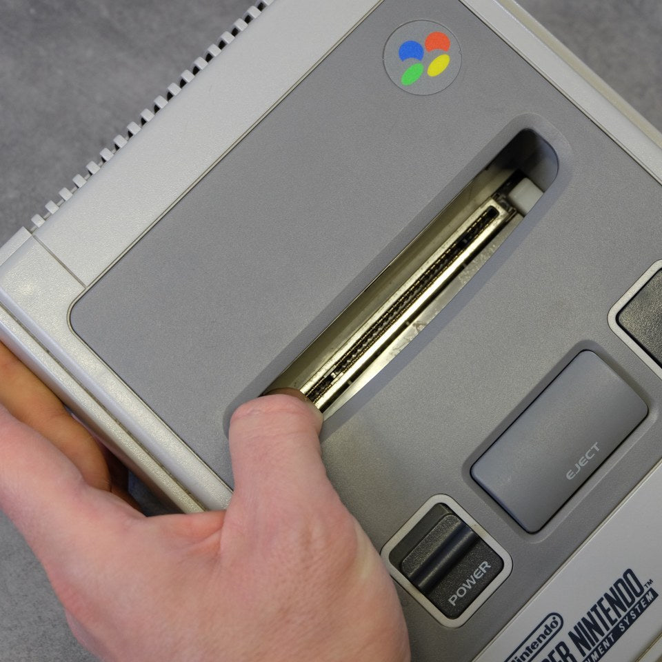Vendita Super Nintendo Pal + Super Mario Kart - Retrogaming Shop