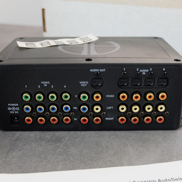 HDTV Signal-Sensing Digital AV Autoselector Microsoft