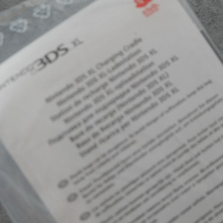 Nintendo 3ds XL Charging Cradle Nuova Nintendo