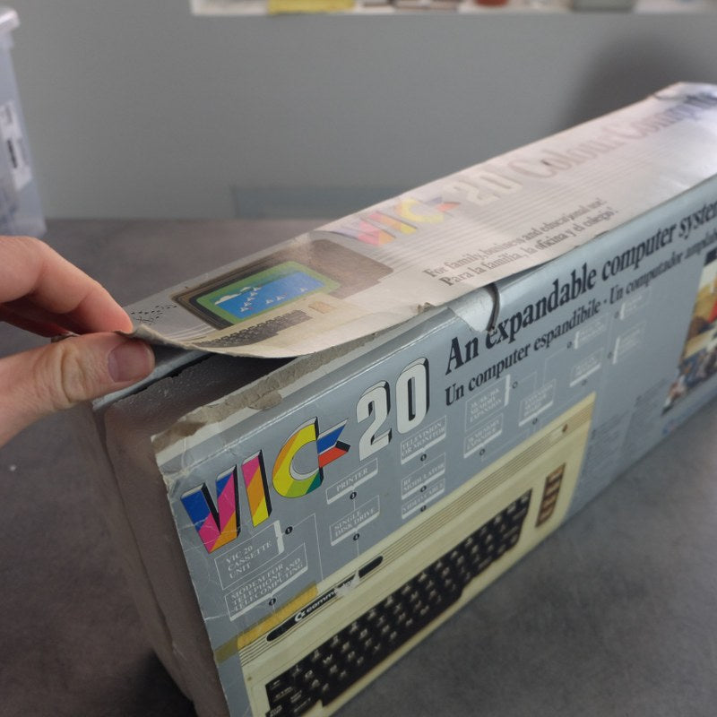 Vendita Commodore Vic 20 Non Funzionante - Retrogaming Shop
