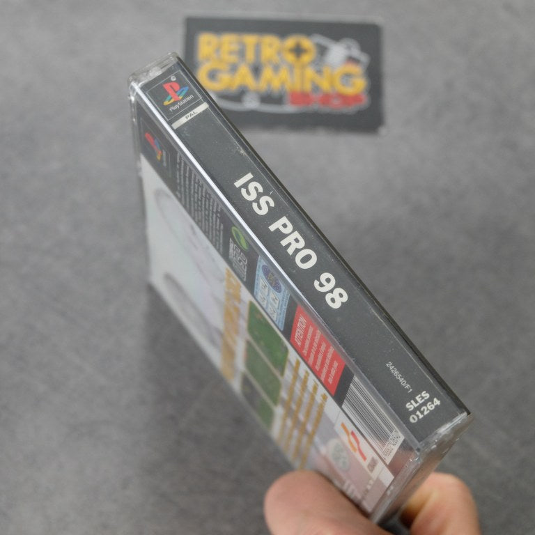 Vendita International Superstar Soccer Pro 98 + Demo MGS - Retrogaming Shop