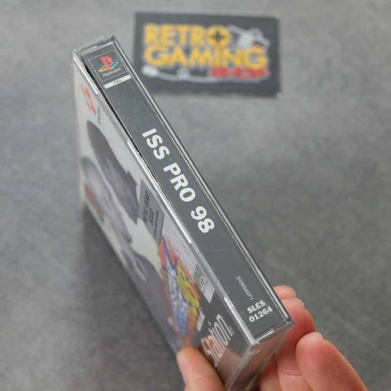 Vendita International Superstar Soccer Pro 98 + Demo MGS - Retrogaming Shop