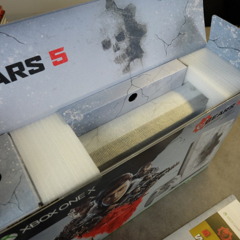 Vendita Xbox One X Gears 5 Limited Edition - Retrogaming Shop
