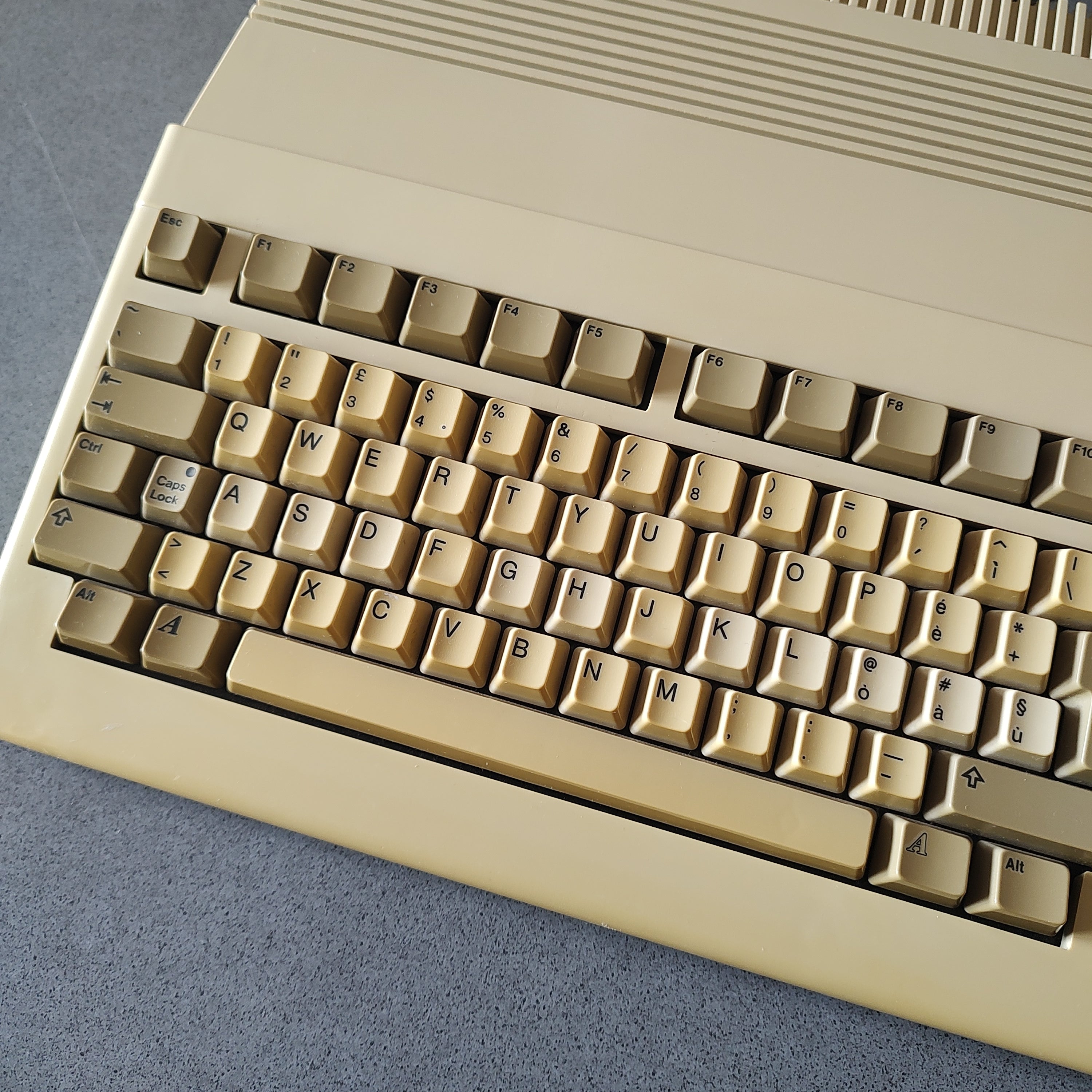 Vendita Commodore Amiga 500 - Retrogaming Shop