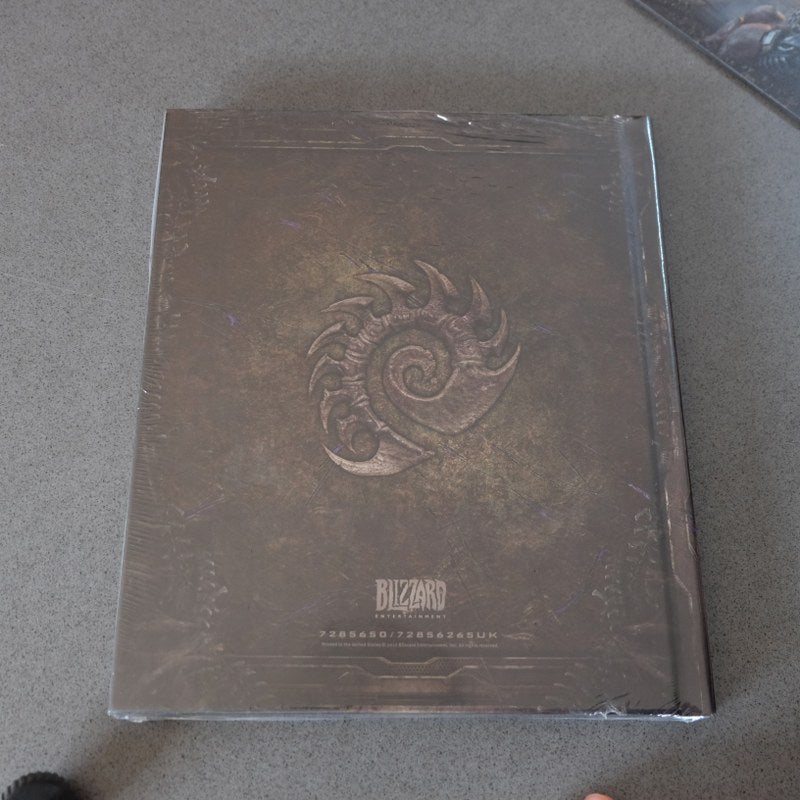 Starcraft 2 Heart of The Swarm  Collector’s Edition